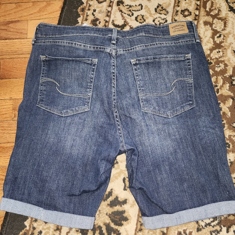 Women's Levi's Blue Denim Cuffed Shorts; 16 - Picture 6 of 11